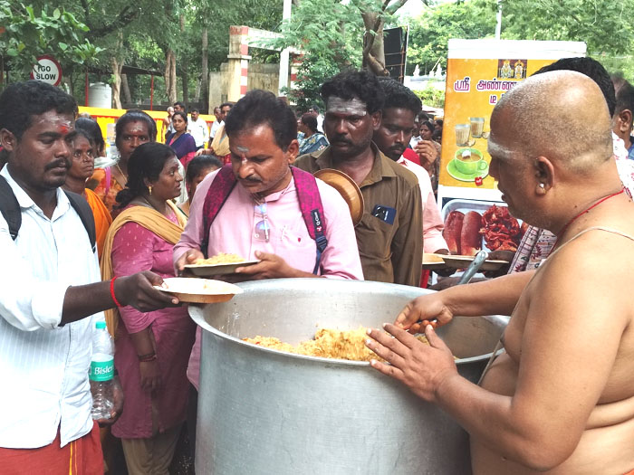 Tiruvannamalai Karthigai Deepam Annadanam